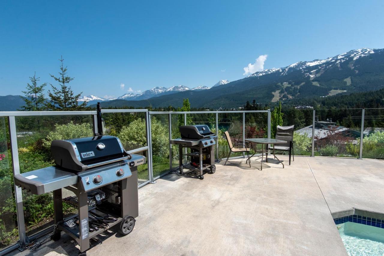 The Ironwood On Blueberry Hill Appartement Whistler Buitenkant foto