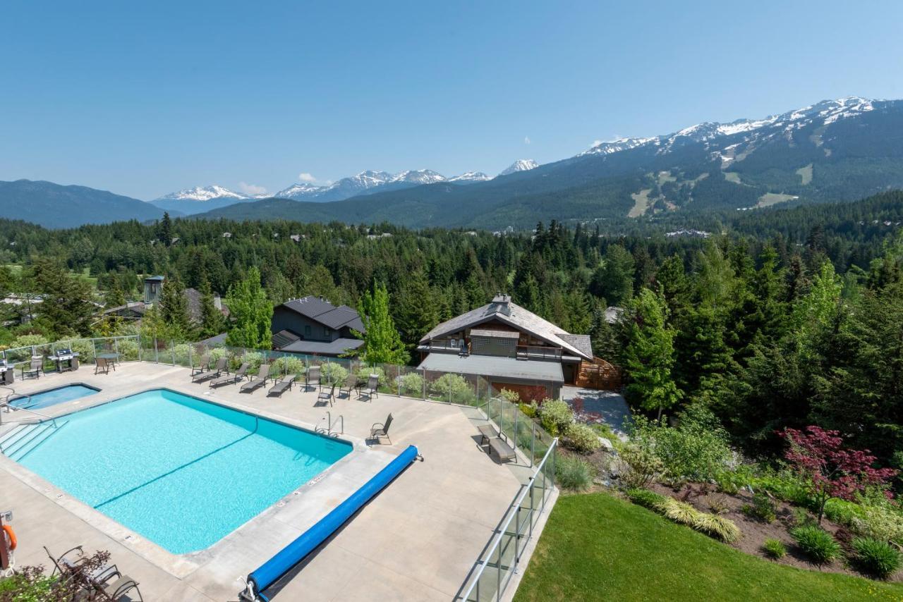 The Ironwood On Blueberry Hill Appartement Whistler Buitenkant foto