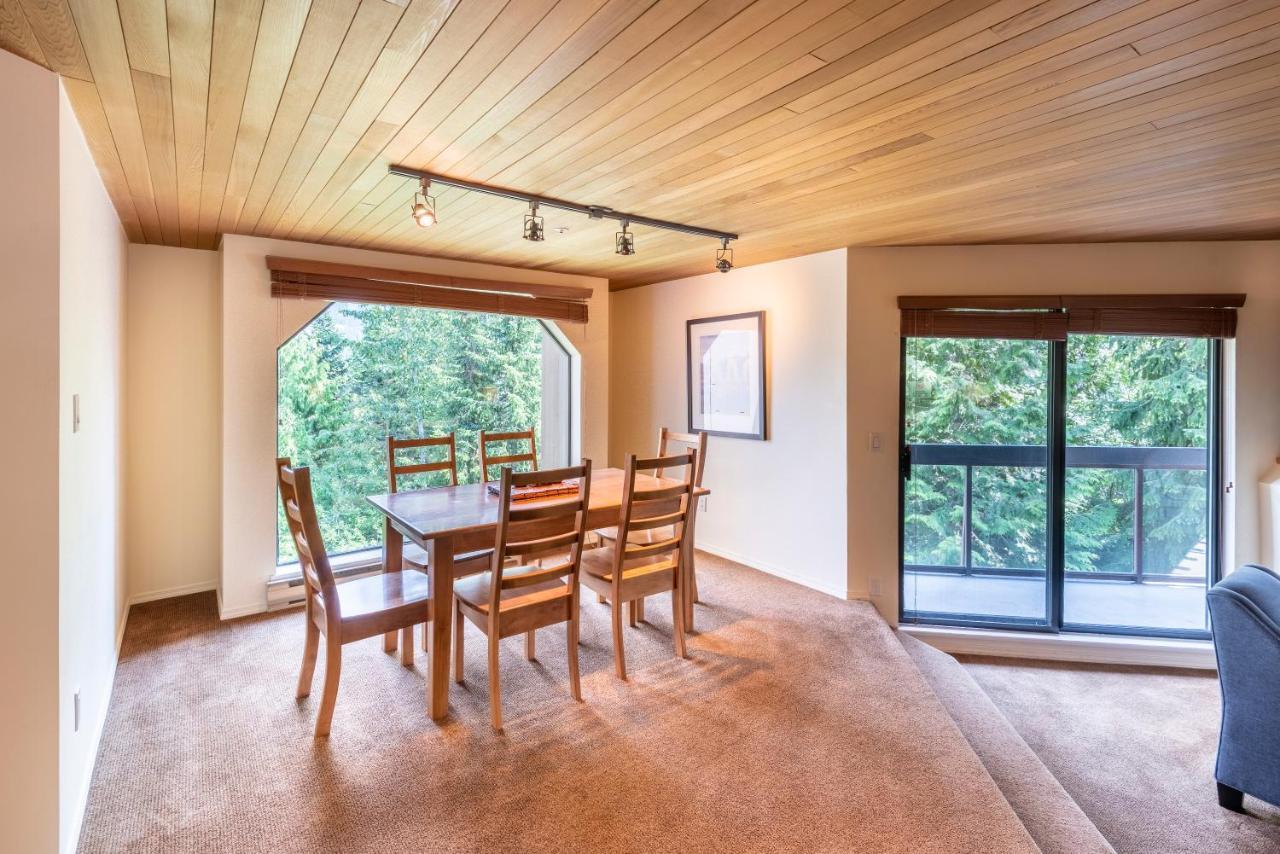 The Ironwood On Blueberry Hill Appartement Whistler Buitenkant foto