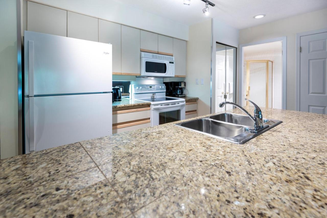 The Ironwood On Blueberry Hill Appartement Whistler Buitenkant foto