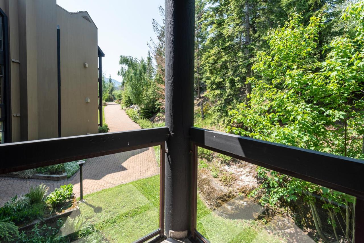 The Ironwood On Blueberry Hill Appartement Whistler Buitenkant foto