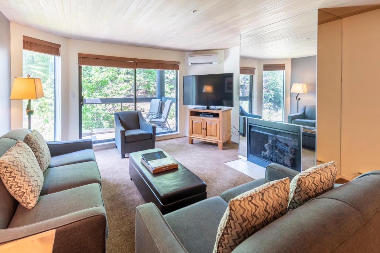 The Ironwood On Blueberry Hill Appartement Whistler Buitenkant foto