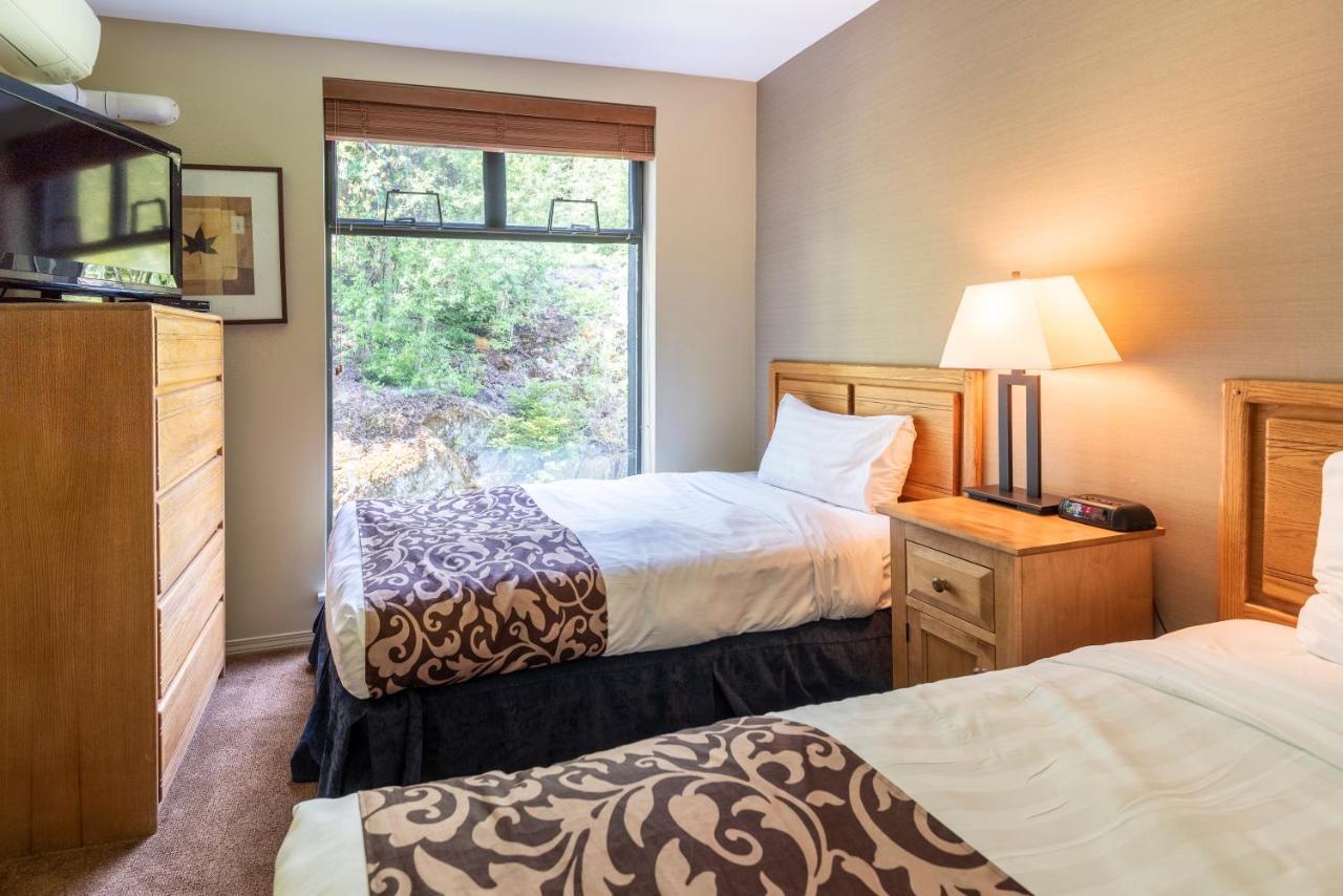 The Ironwood On Blueberry Hill Appartement Whistler Buitenkant foto