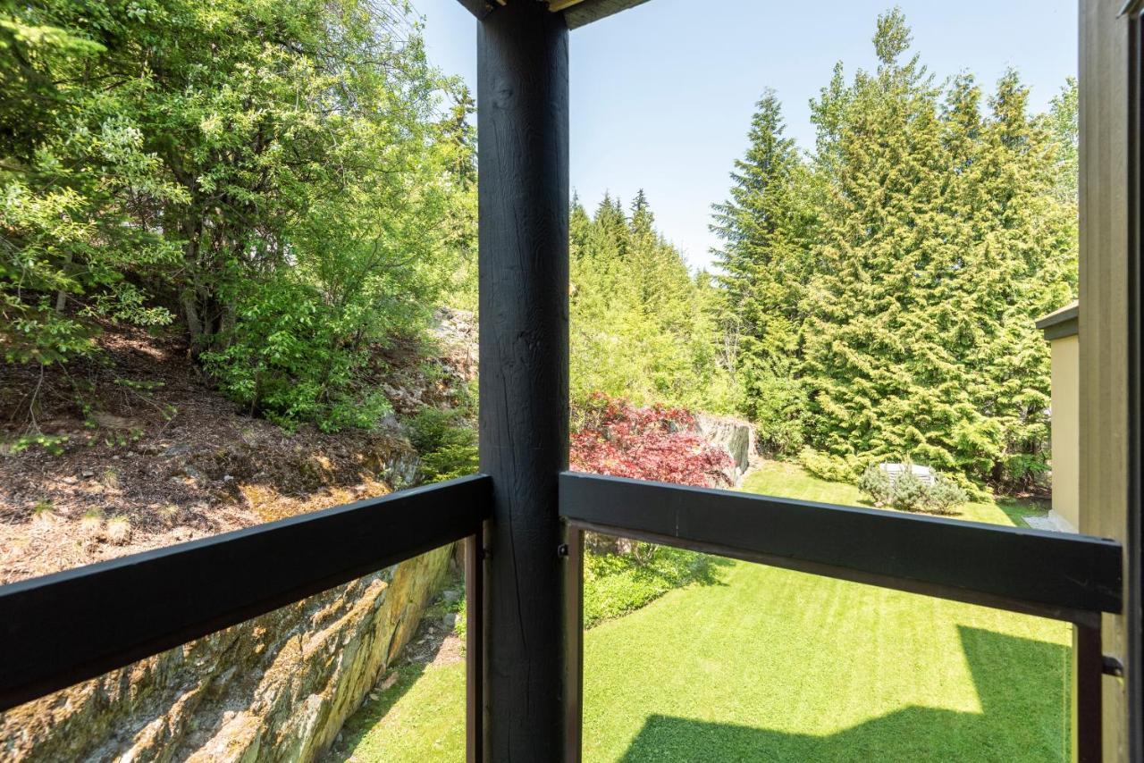 The Ironwood On Blueberry Hill Appartement Whistler Buitenkant foto