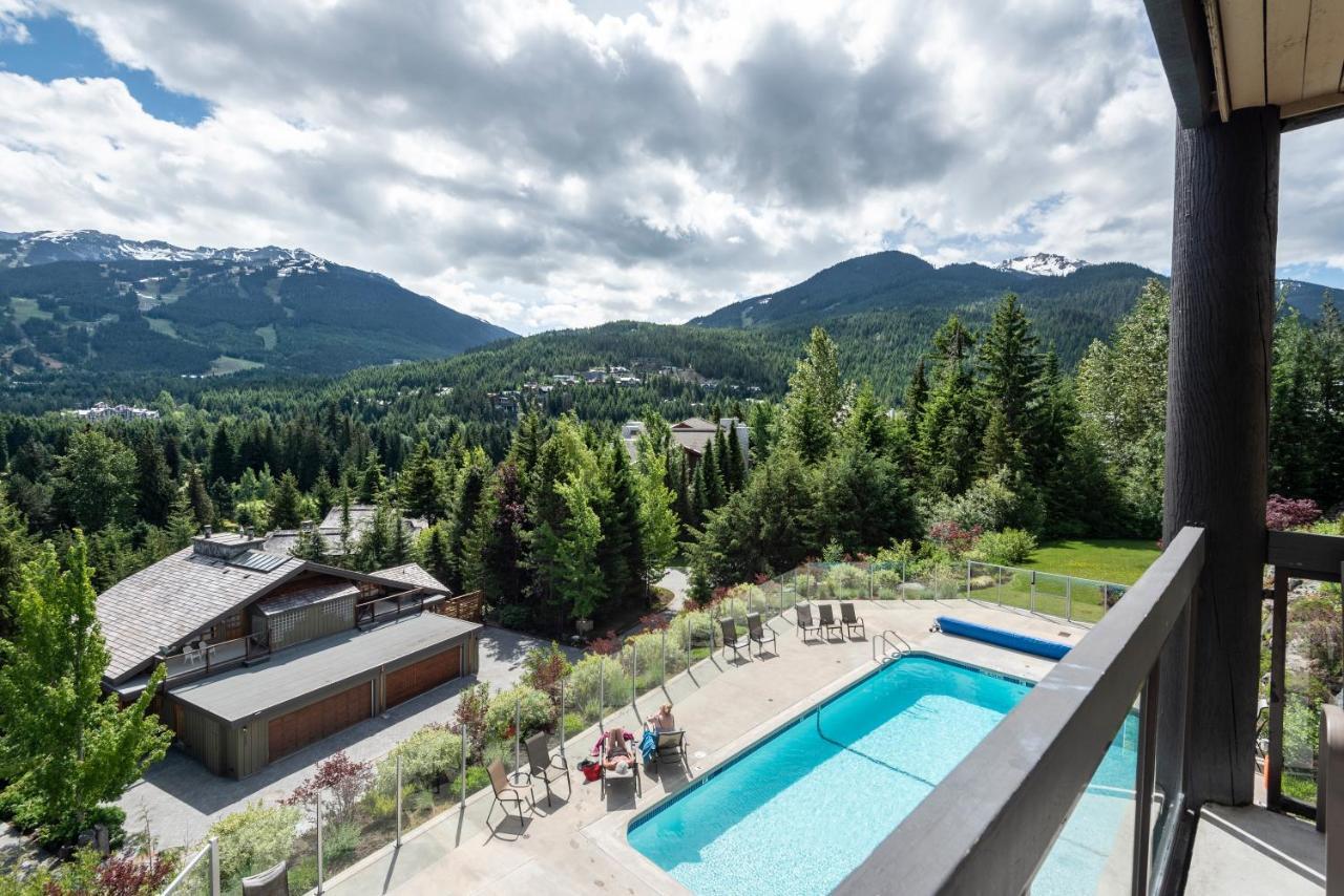 The Ironwood On Blueberry Hill Appartement Whistler Buitenkant foto