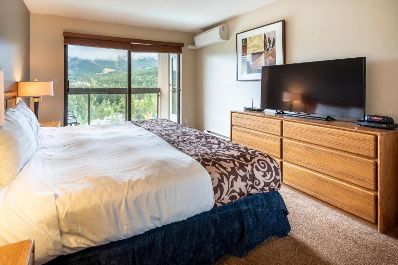 The Ironwood On Blueberry Hill Appartement Whistler Buitenkant foto