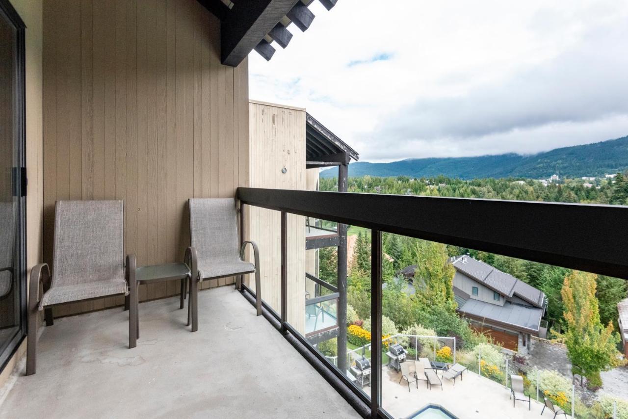 The Ironwood On Blueberry Hill Appartement Whistler Buitenkant foto